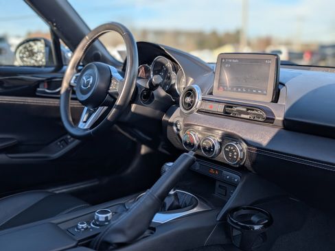 Used 2021 MAZDA MX-5 Miata Grand Touring image 40