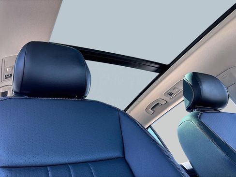 Used 2022 Volkswagen Tiguan SE FWD image 9