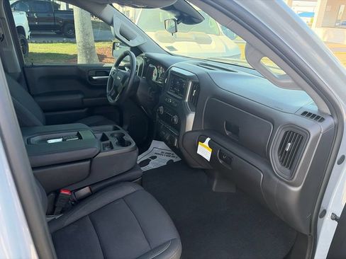 Used 2024 Chevrolet Silverado 1500 Custom w/ Turbomax Blackout Package AWD/4WD image 9