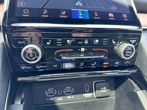 Used 2023 Jeep Grand Cherokee L Summit image 17