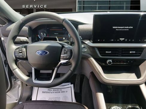 Certified 2026 Ford Explorer Platinum RWD image 10