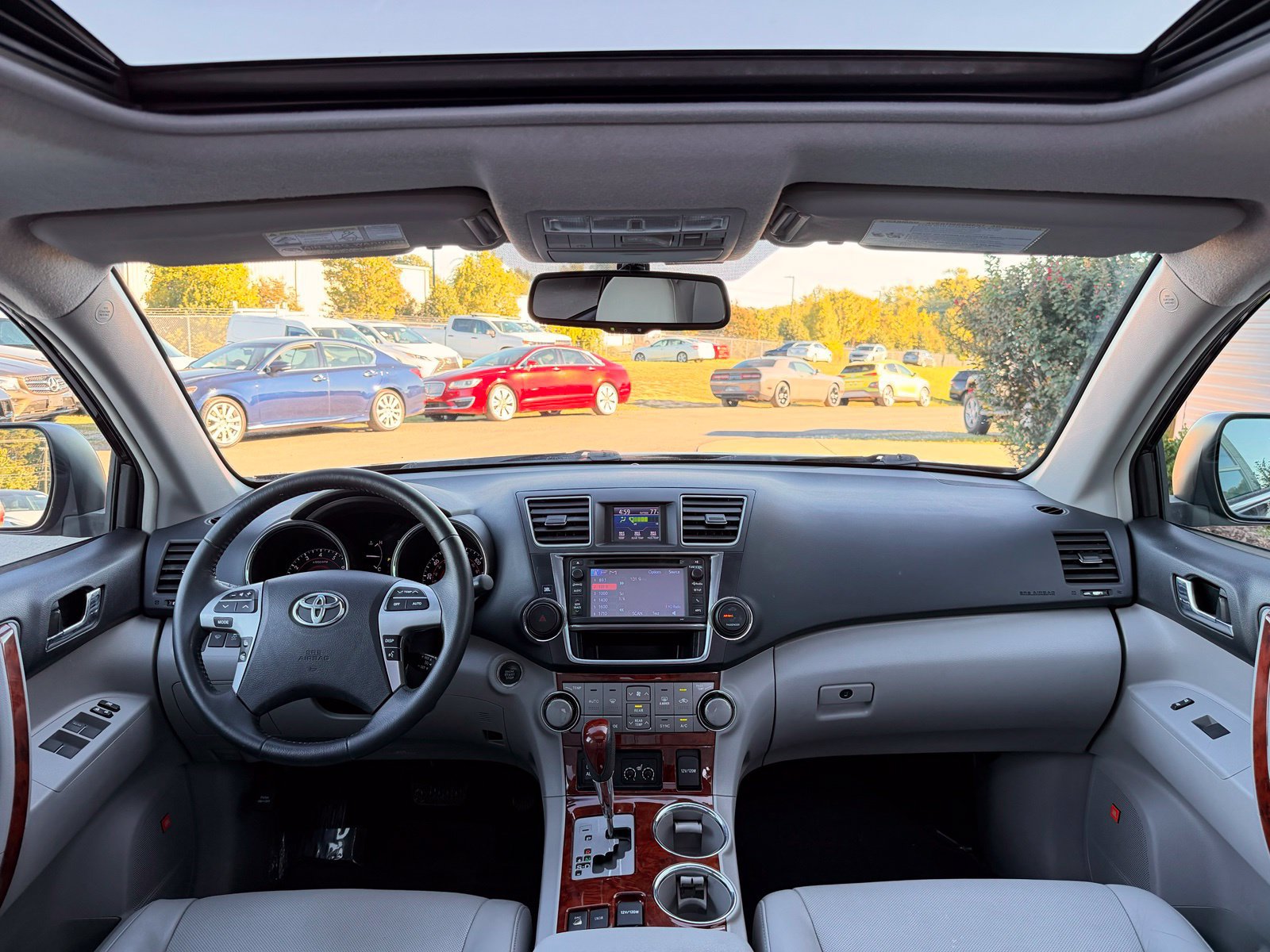 Used 2013 Toyota Highlander Limited AWD/4WD image 28