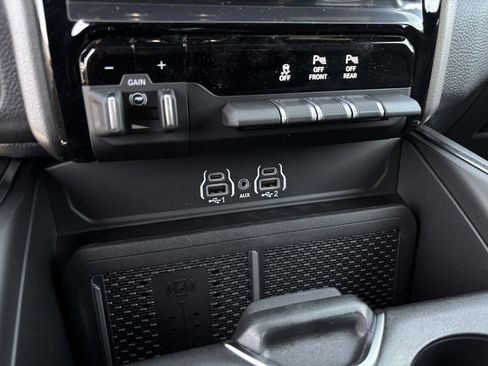 New 2026 RAM 1500 4x4 Crew Cab image 22