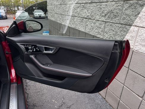 Used 2016 Jaguar F-TYPE Coupe image 29