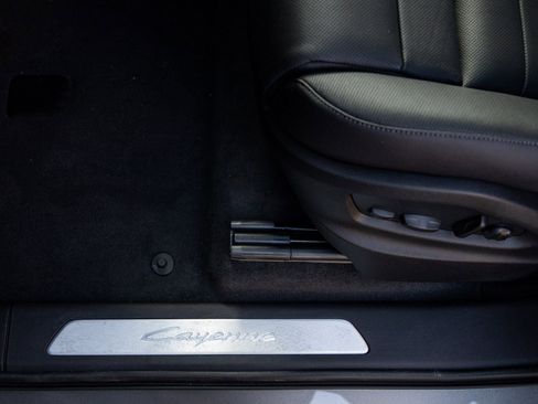 New 2026 Porsche Cayenne image 22