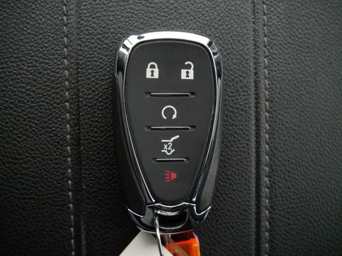 Used 2023 Chevrolet Traverse LT image 29