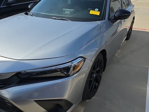 Used 2022 Honda Civic Sport image 2