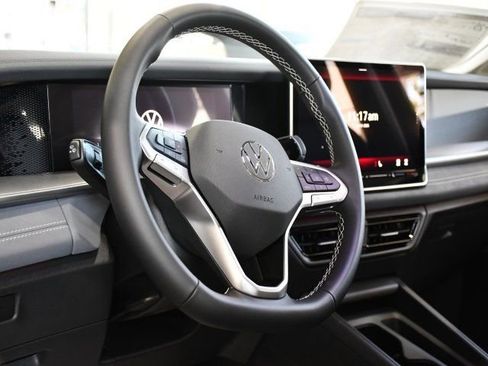 New 2026 Volkswagen Tiguan SE AWD/4WD image 9