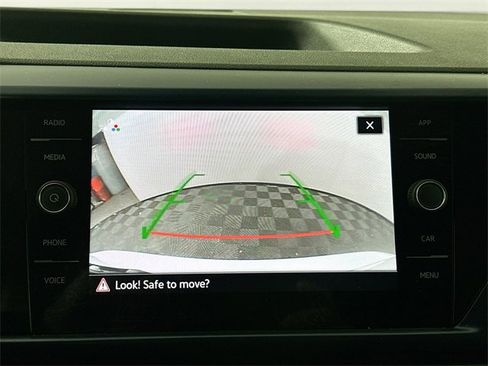 Used 2024 Volkswagen Taos SE image 13