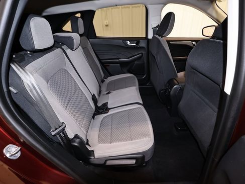 Certified 2021 Ford Escape SE w/ SE Sport Appearance Package image 17