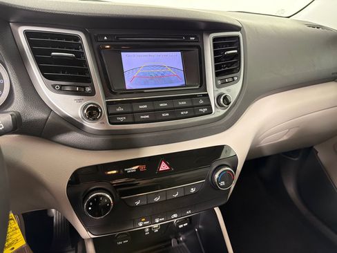 Used 2017 Hyundai Tucson SE w/ SE Popular Package 02 AWD/4WD image 17
