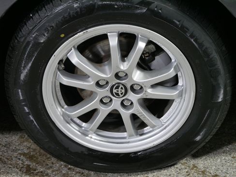 Used 2022 Toyota Prius LE image 15