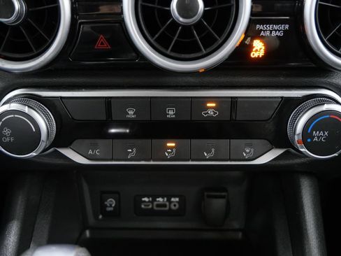 Used 2025 Nissan Sentra SV FWD image 19
