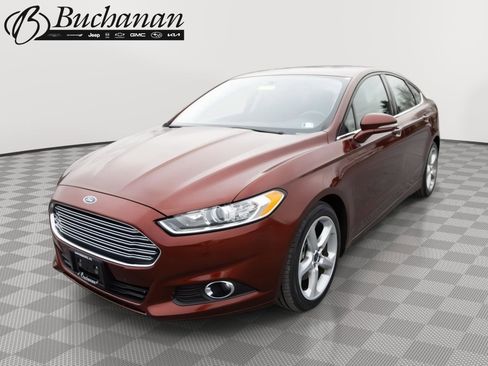 Used 2016 Ford Fusion SE image 1