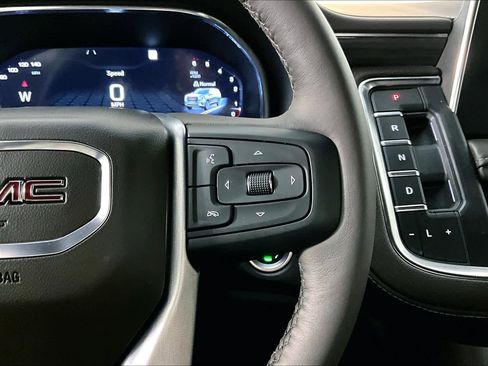 Used 2022 GMC Yukon SLT w/ SLT Luxury Package image 22