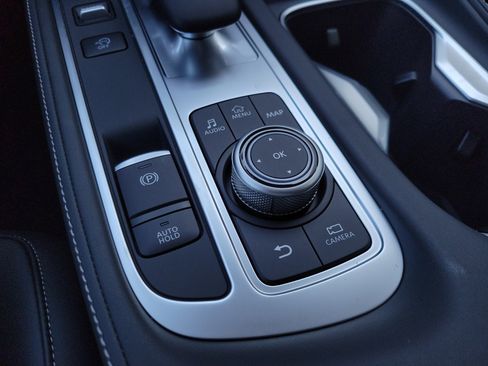 New 2026 INFINITI QX60 Luxe w/ Family Package image 28