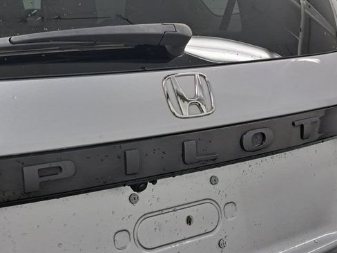 Certified 2024 Honda Pilot EX-L image 8