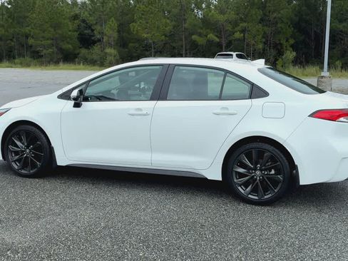 Used 2025 Toyota Corolla SE FWD image 6