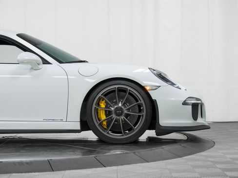 Certified 2014 Porsche 911 GT3 image 11