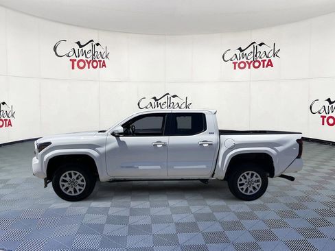 Used 2025 Toyota Tacoma SR5 AWD/4WD image 4