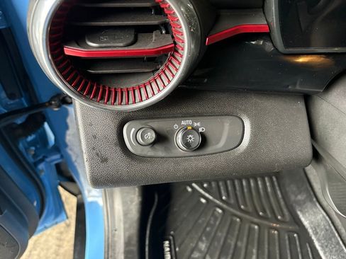 Used 2024 Chevrolet Trax RS w/ Sunroof Package image 22