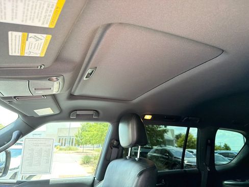 Used 2023 Nissan Armada SL w/ Midnight Edition Package RWD image 31