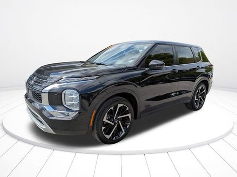 Used 2022 Mitsubishi Outlander SE image 8