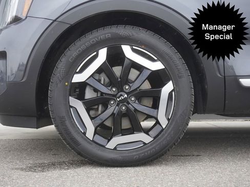 Used 2024 Kia Telluride EX image 32