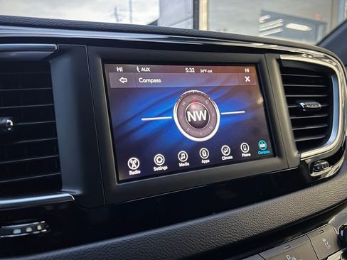 Used 2018 Chrysler Pacifica Touring Plus w/ S Appearance Package image 41