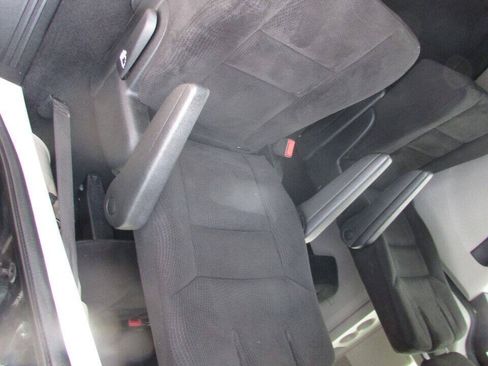 Used 2015 Dodge Grand Caravan SXT FWD image 14