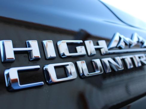 Used 2021 Chevrolet Tahoe High Country w/ Premium Package image 9