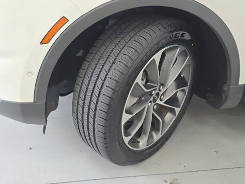 Used 2023 Lincoln Nautilus Reserve FWD image 33