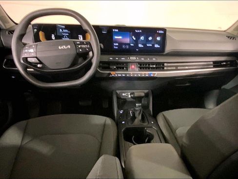 Used 2025 Kia K4 FWD image 16