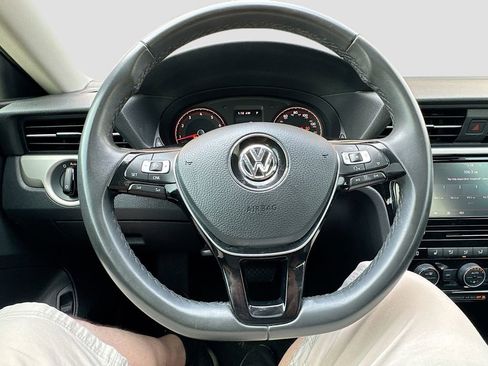 Used 2021 Volkswagen Passat 2.0T SE image 14