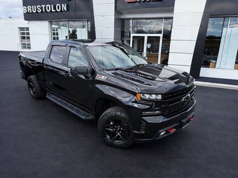 Used 2021 Chevrolet Silverado 1500 LT Trail Boss w/ Convenience Package II image 3