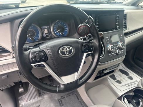 Used 2018 Toyota Sienna XLE w/ Protection Package AWD/4WD image 28