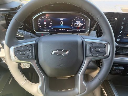 Used 2025 Chevrolet Silverado 1500 LT Trail Boss w/ Convenience Package II AWD/4WD image 25