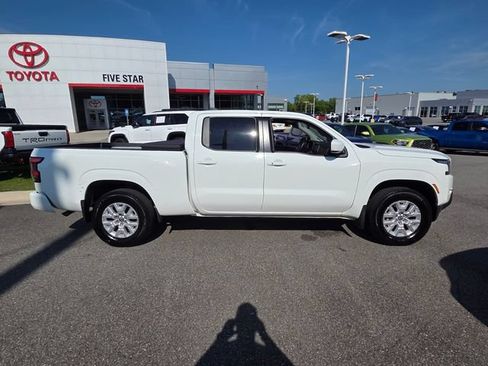 Used 2024 Nissan Frontier SV w/ Technology Package AWD/4WD image 13