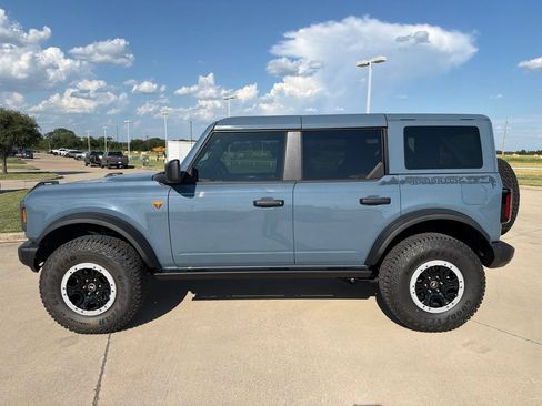 Used 2025 Ford Bronco Badlands w/ Sasquatch Package AWD/4WD image 2