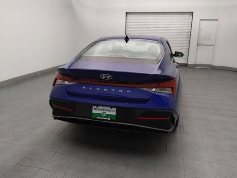 Used 2025 Hyundai Elantra SEL FWD image 7
