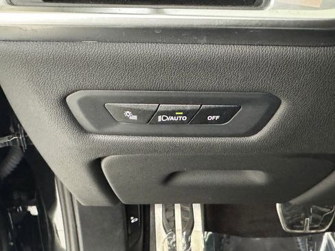 Used 2024 BMW X6 xDrive40i w/ Premium Package image 33