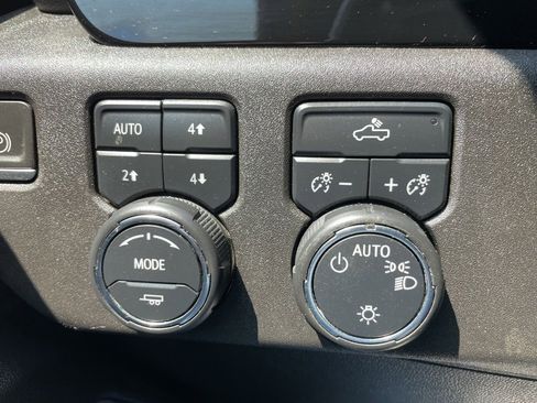 Used 2023 Chevrolet Silverado 1500 LT image 4