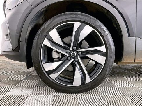 Used 2024 Volvo XC40 B5 Ultimate w/ Protection Package Premier AWD/4WD image 8