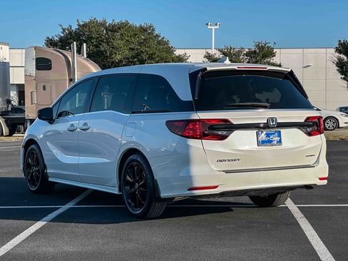 Certified 2024 Honda Odyssey Sport image 8