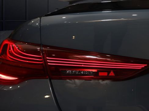 Used 2025 BMW M4 Coupe w/ Executive Package image 29