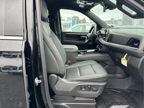 Certified 2026 Chevrolet Suburban LT w/ Comfort Package AWD/4WD image 25