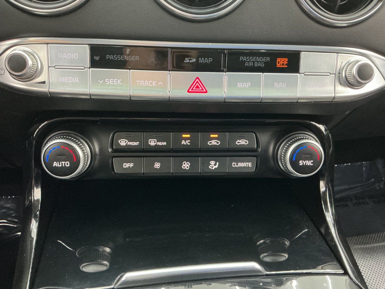 Used 2019 Kia Stinger Premium AWD/4WD image 36