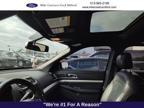 Certified 2017 Ford Explorer XLT w/ Equipment Group 202A image 7