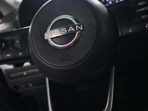 Used 2023 Nissan Rogue SV AWD/4WD image 21