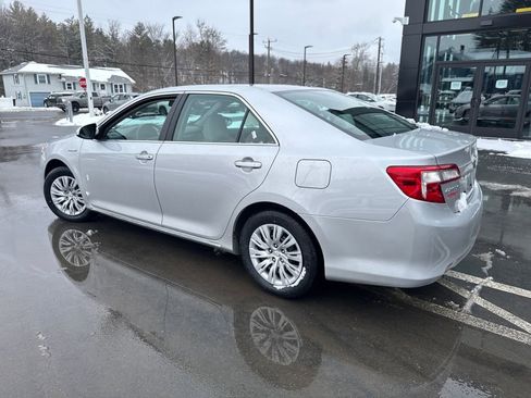 Used 2014 Toyota Camry XLE image 3